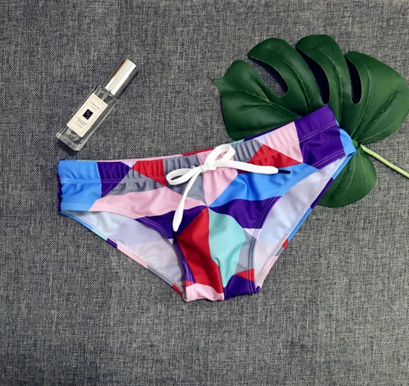 New lattice printed men's swimming trunks