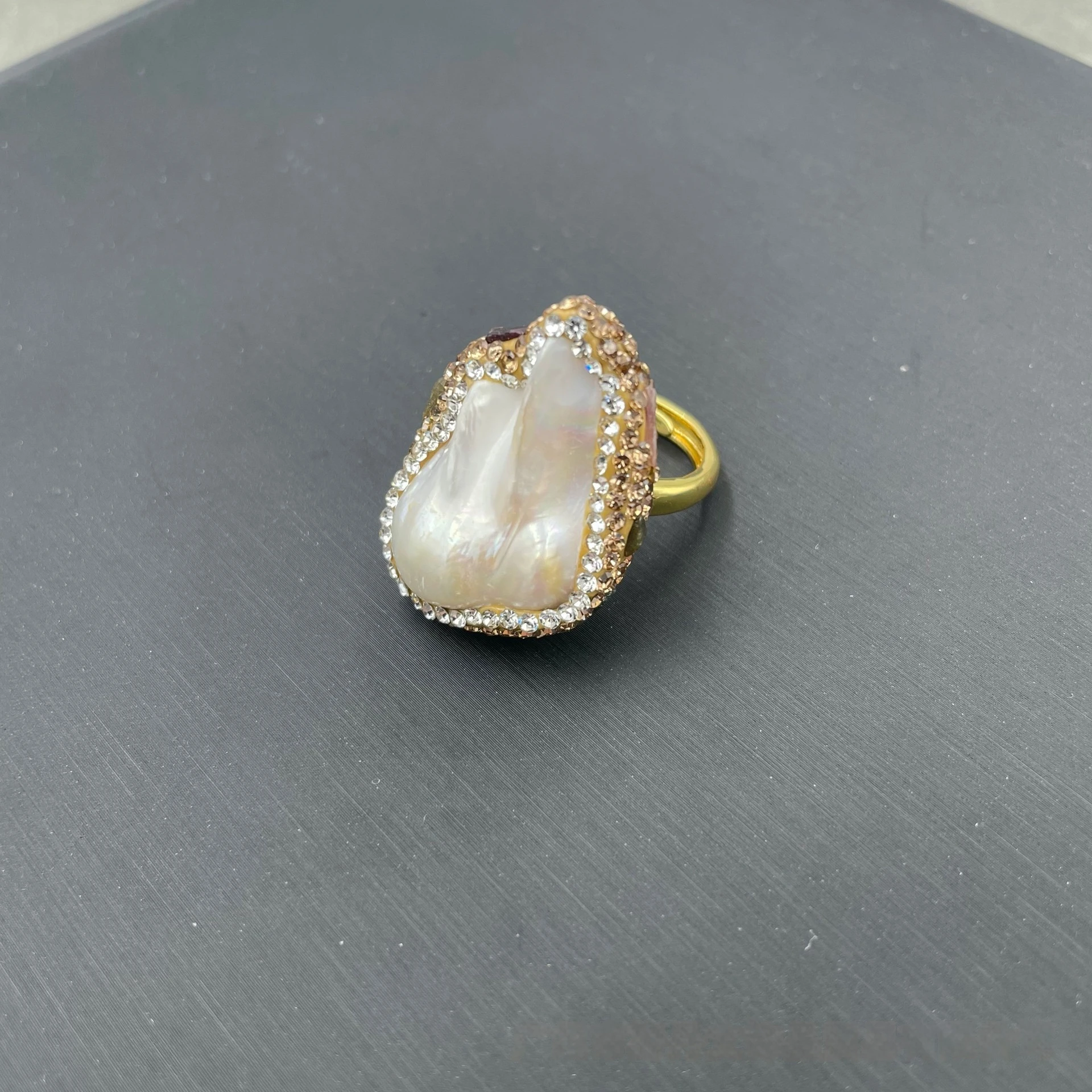 Natural Freshwater Shaped Pearl Hand-inlaid Three-piece Set