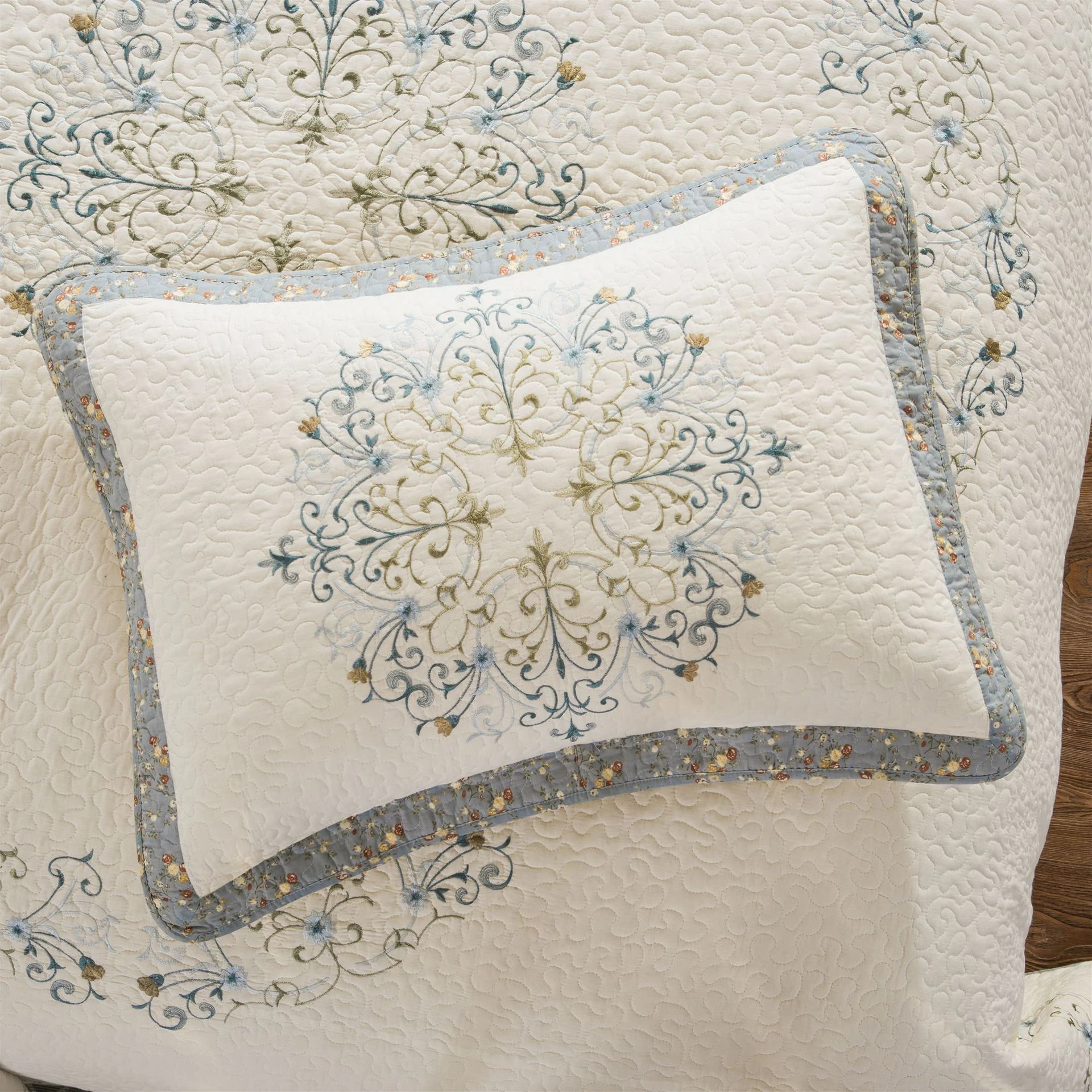 European-style Simple Quilt Embroidery Pure Cotton Bed Cover Three-piece Set