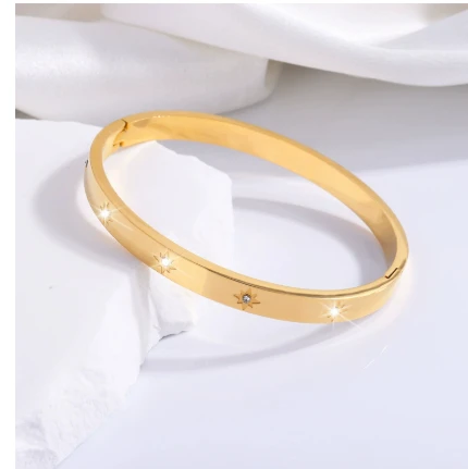 Fashion Men's And Women's Hollow Pentagram Bracelet Titanium Steel