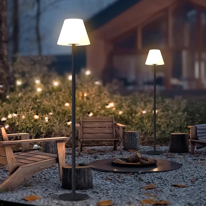 Outdoor Courtyard Rotational Plastic Solar Floor Lamp